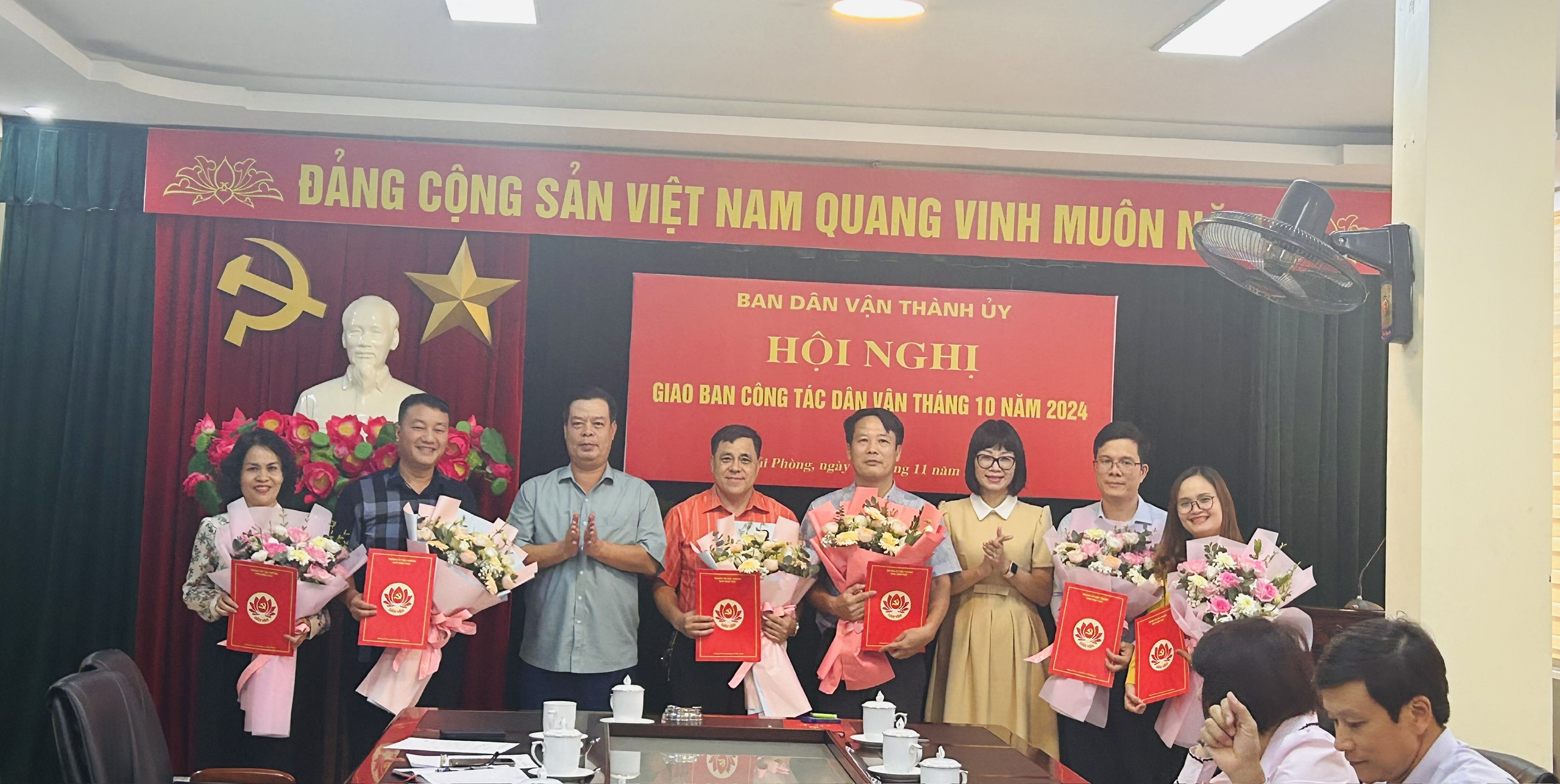 Hội nghị công bố Quyết định sắp xếp lại các phòng chuyên môn,  Văn phòng Ban Dân vận Thành ủy  