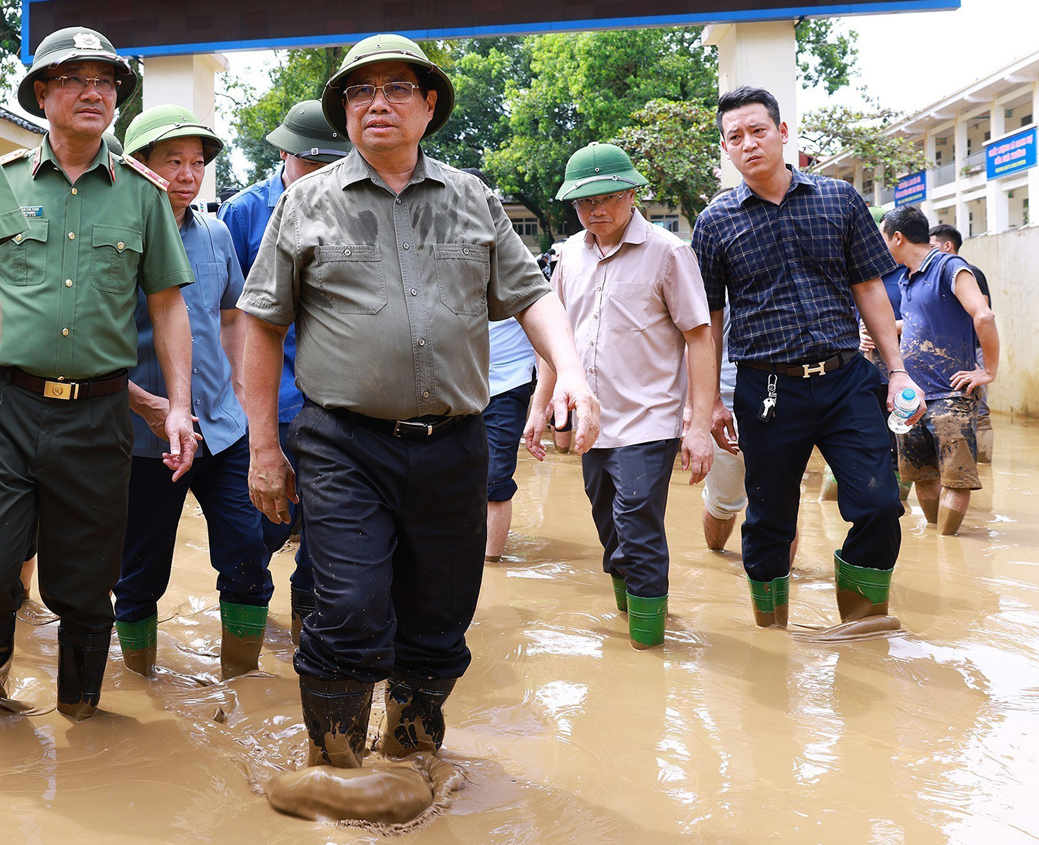 Tư tưởng Hồ Chí Minh về Nhà nước pháp quyền xã hội chủ nghĩa và vận dụng vào quản lý phát triển xã hội ở nước ta hiện nay