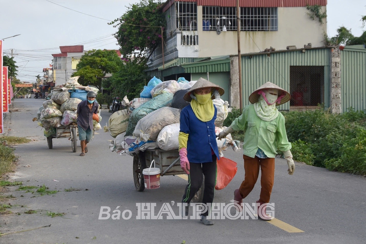 Thu gom, xử lý rác thải khu vực nông thôn: Bảo đảm sự thống nhất trong quản lý, vận hành